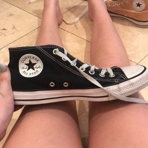 Black and white unisex converse